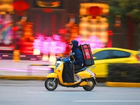 官方態度曖昧 順豐是要收購百度外賣？