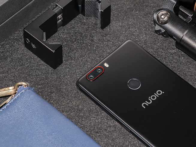 8GB內(nèi)存+無邊框設(shè)計(jì)！nubia Z17真機(jī)圖賞