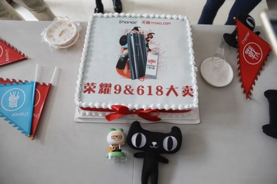 榮耀9天貓首發(fā)大賣！一舉拿下天貓618手機(jī)單品雙冠軍