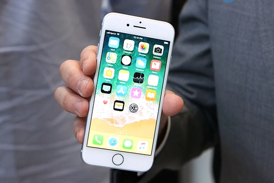 科客晚報：華為首款全面屏手機麥芒6登場，iPhone8線下首發超冷清