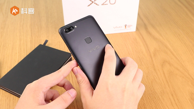 vivo X20上手體驗(yàn)：Super AMOLED全面屏差別居然這么大？