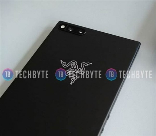 雷蛇Razer Phone真機諜照曝光：風格硬朗，沒有跑馬燈