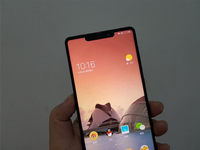 科客晚報：小米新機向iPhone X致敬，東航海航解禁飛機上用手機