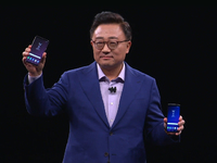 三星Galaxy S9/S9+發布：可變光圈主攝，Bixby升級錦上添花