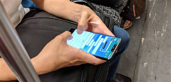 安卓旗艦新標(biāo)桿？谷歌Pixel 3 XL真機(jī)現(xiàn)身：遲來(lái)的劉海屏