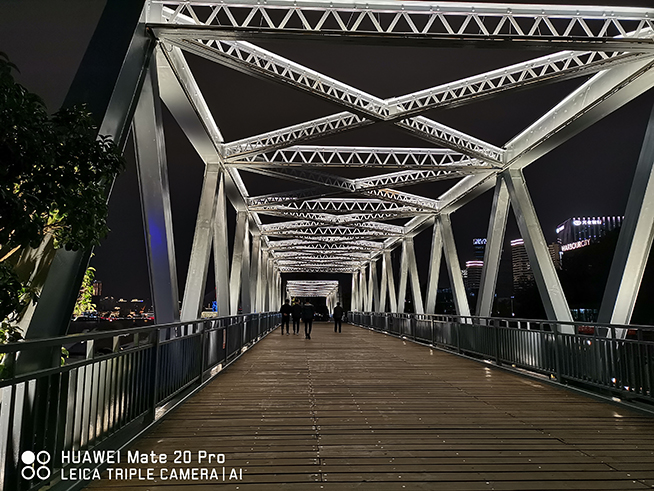 華為Mate 20 Pro相機詳盡測試：高畫質(zhì)夜景+超廣角 表現(xiàn)已無對手