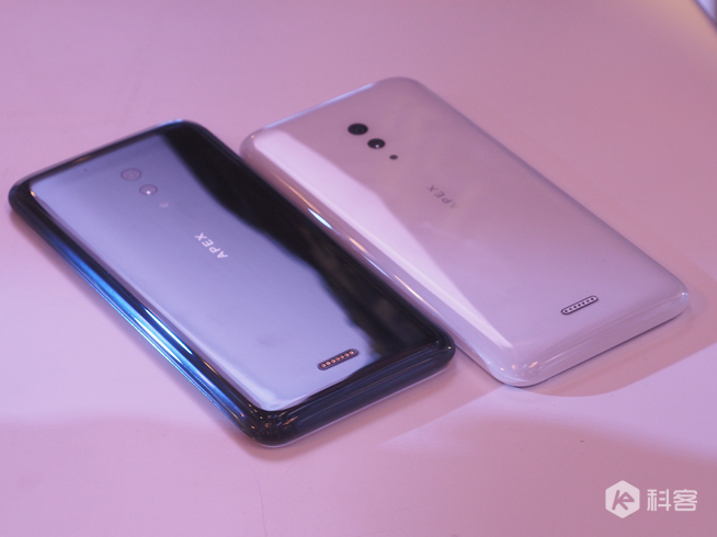 vivo APEX 2019上手圖賞：一體化設計感極強 按鍵開孔通通消失