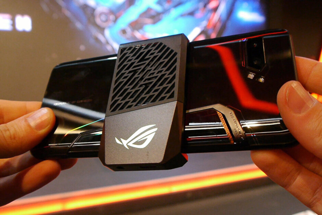 ROG游戲手機2發布：全球首發驍龍855+ 售價6190元起