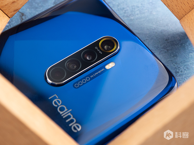 realme X2 Pro開箱：50W超級閃充超速 90Hz屏用了回不去