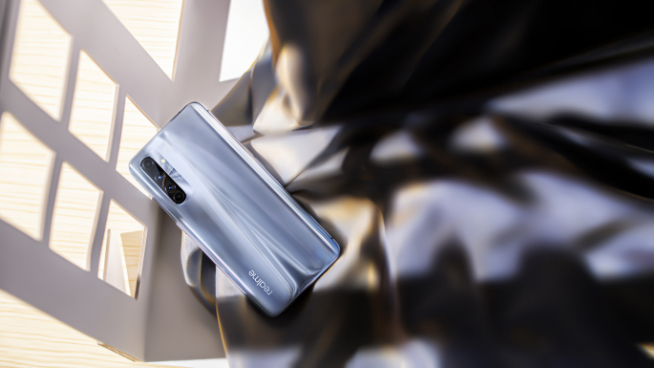 更低價格版本安排好了？realme X50 Pro玩家版月底來襲