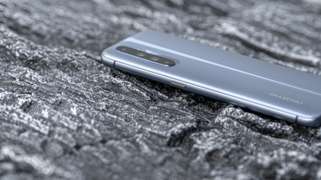 更低價格版本安排好了？realme X50 Pro玩家版月底來襲