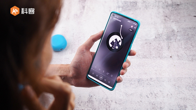 OnePlus Buds上手體驗：30小時長續航 高顏值便攜很不錯
