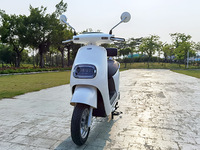 雅迪冠能M8電動車評測：續航超給力，高端新典范
