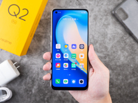 realme Q2 Pro開箱上手：千元就能摸上素皮！65W閃充降維打擊