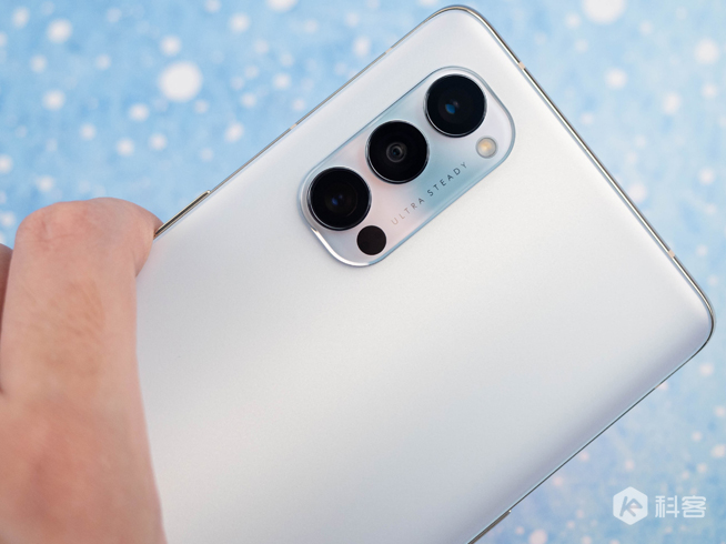 OPPO Reno5系列全曝光：輕薄壓榨到極限？首發人像視頻新技術！