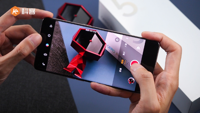 OPPO Reno5 Pro上手：顏值夠頂沒話說！首發獨家人像視頻新技術