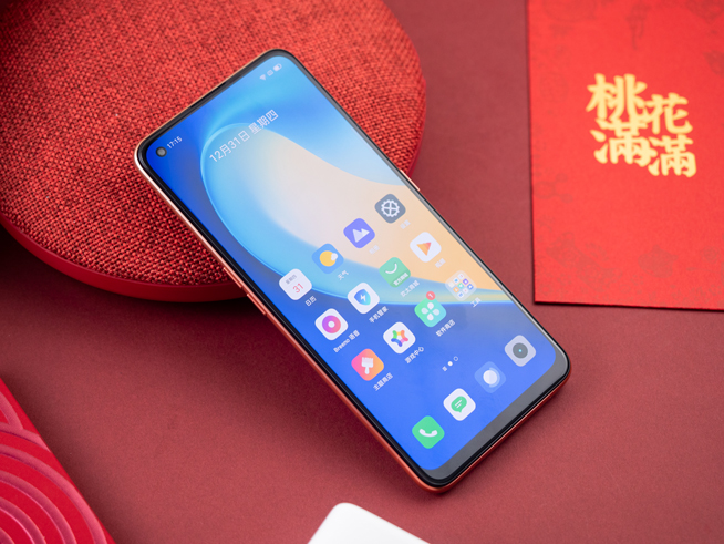 realme V15錦鯉手機開箱：1500元內無敵手！50W閃充降維打擊
