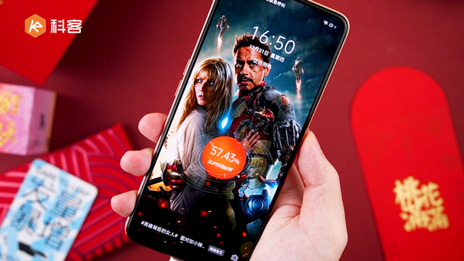 realme V15錦鯉手機開箱：1500元內無敵手！50W閃充降維打擊