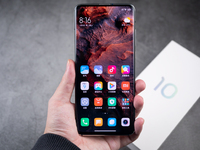 小米10S開箱上手：加量不加價(jià)3299元起 三大升級(jí)感知強(qiáng)不強(qiáng)？