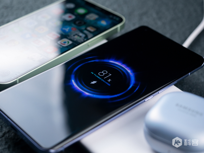 3設備同時充電超方便！小米多線圈無線快充板上手初體驗