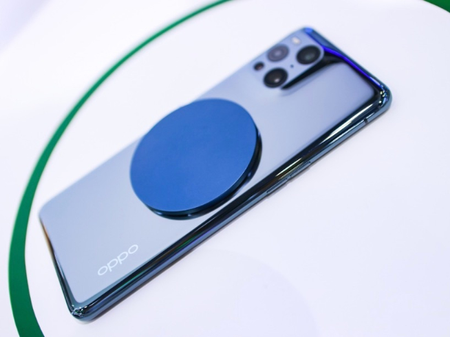 OPPO MagVOOC磁吸閃充首次亮相：40W無線閃充體驗(yàn)完勝蘋果！