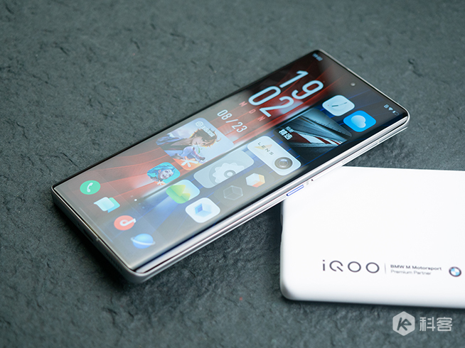 iQOO 8 Pro上手體驗(yàn)：完全體進(jìn)化各項(xiàng)全能！該有的通通都標(biāo)配上了