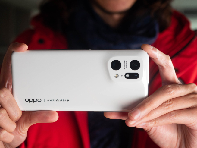 OPPO Find X5 Pro上手：白瓷質(zhì)感絕了！馬里亞納X到底如何？
