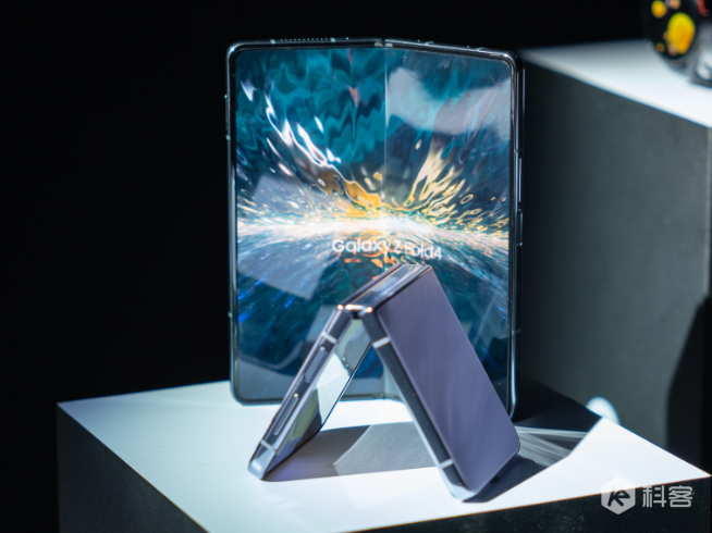 細節升級更輕盈！三星Galaxy Z Fold4/Flip4現場上手