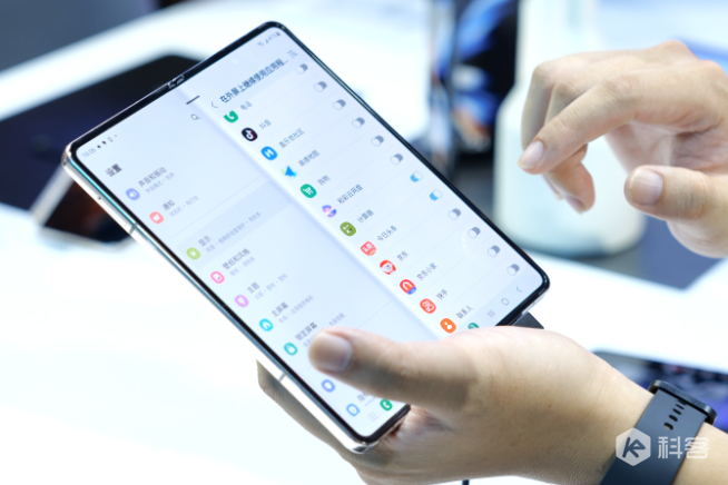 細節升級更輕盈！三星Galaxy Z Fold4/Flip4現場上手