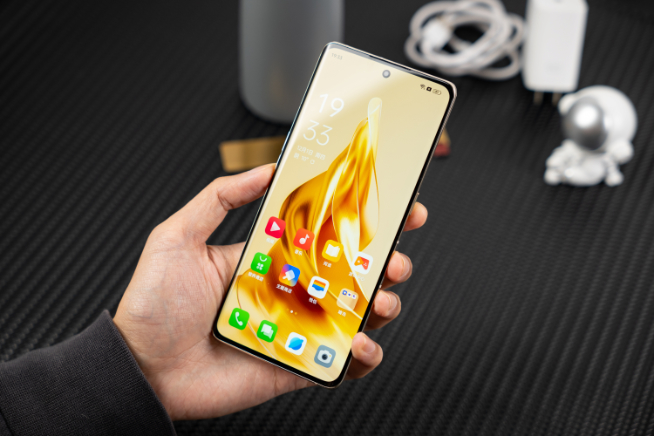OPPO Reno9 Pro+體驗：告別IMX766！更符合超大杯之名？