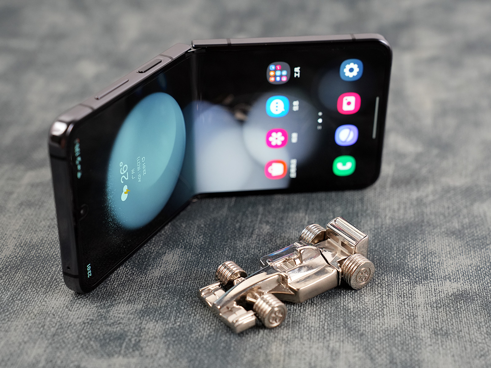 解鎖小折疊新魅力！三星Galaxy Z Flip5評測，主力機就現(xiàn)在